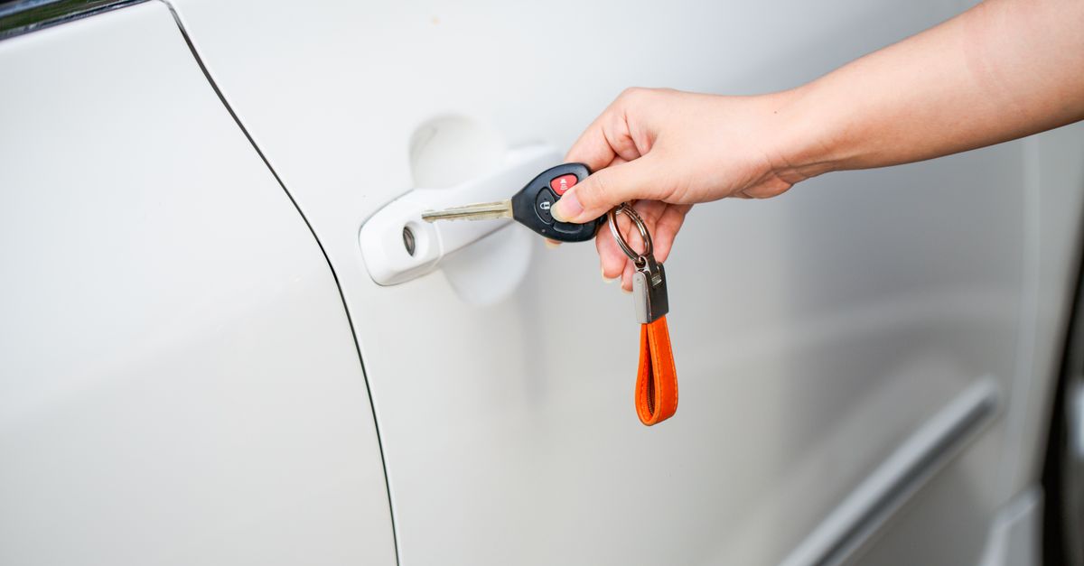 Nissan car key fob — Local Locksmith Heroes